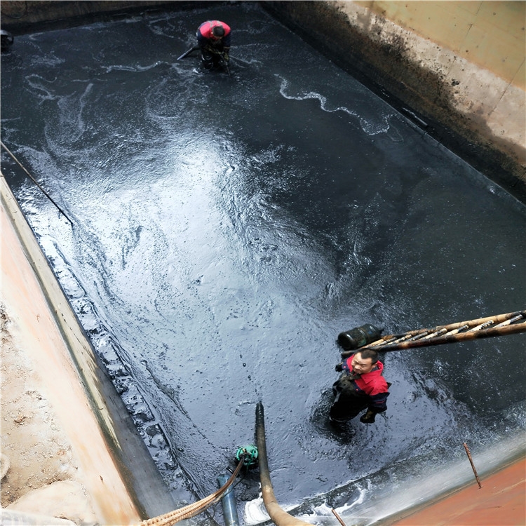 吐鲁番废水池清理