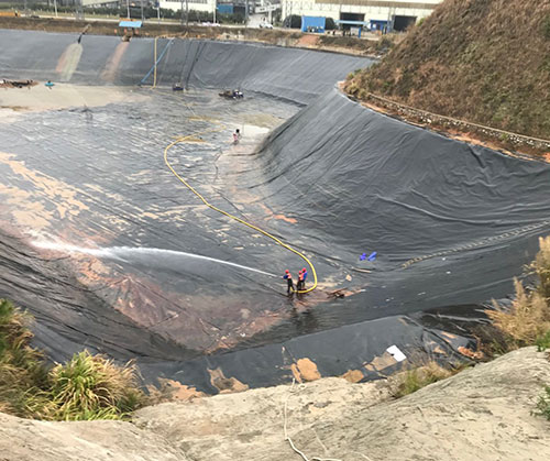 吐鲁番废水池清理